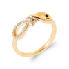 Bague Infinity Twist, motif infini torsadé demi serti sur corps fil. Oxydes de zirconium sur plaqué or 750 millièmes. 