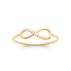 Bague Infinity serti, motif mini infini demi serti sur corps fil. Oxydes de zirconium sur plaqué or 750 millièmes.