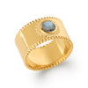Bague ruban SunSet, contours perlés, motif soleil serti en son centre d'un cabochon en labradorite naturelle. Plaqué or 750 millièmes.