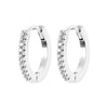 Créoles diamètre 13mm, fil carré serti d'oxyde de zirconium sur argent. Vue de 3/4.